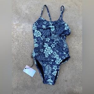 NWT Jolyn Perry Palmcove Size 26